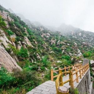 十瀑峡有山有水