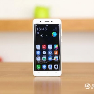 vivo双曲屏电话Xplay5开卖